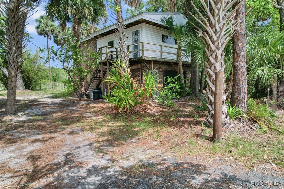 660 N Suncoast Boulevard