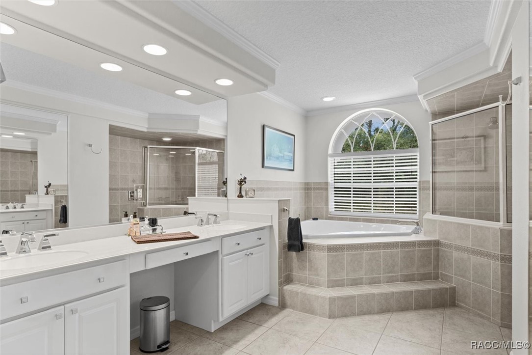 5235 N Cheyenne Drive