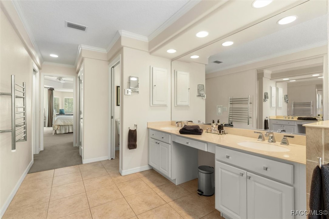 5235 N Cheyenne Drive