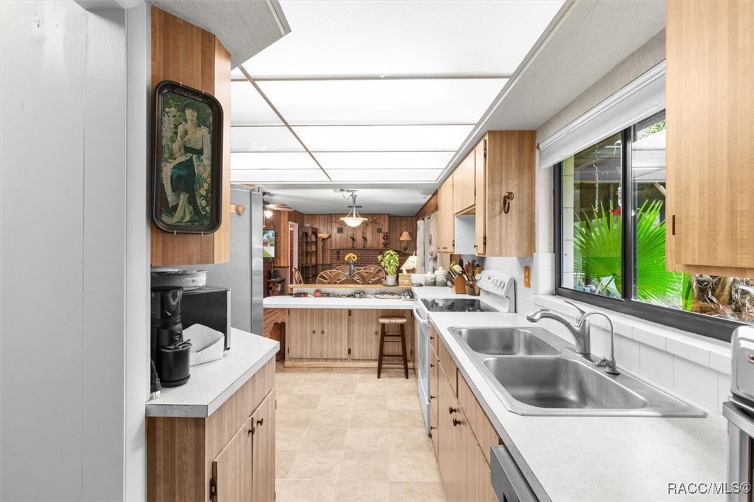 10090 S Riviera Point