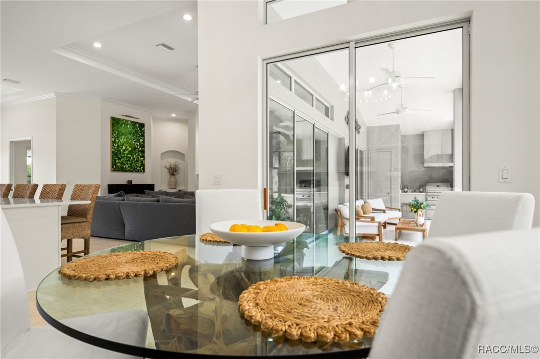 1825 W Oak Valley Court