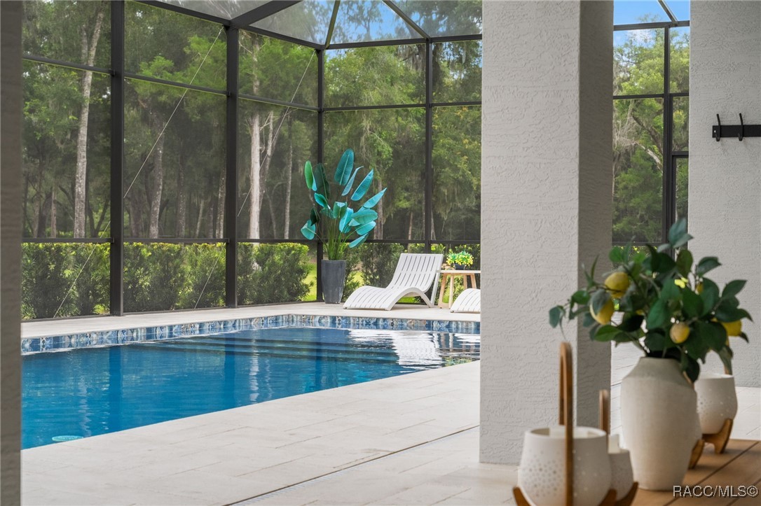 1825 W Oak Valley Court