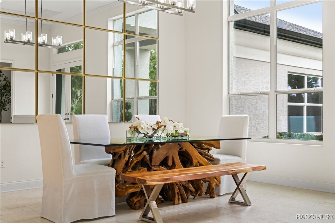 1825 W Oak Valley Court