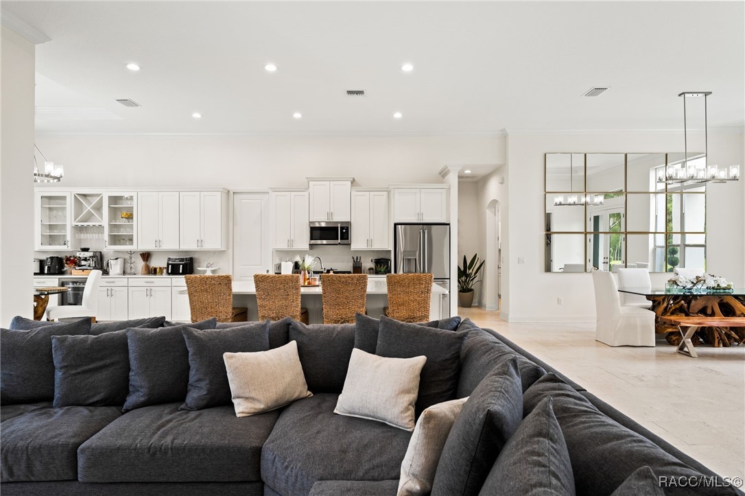 1825 W Oak Valley Court