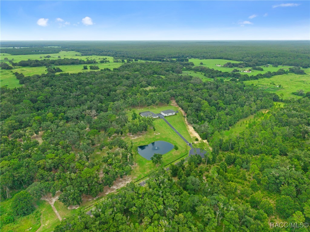 1825 W Oak Valley Court