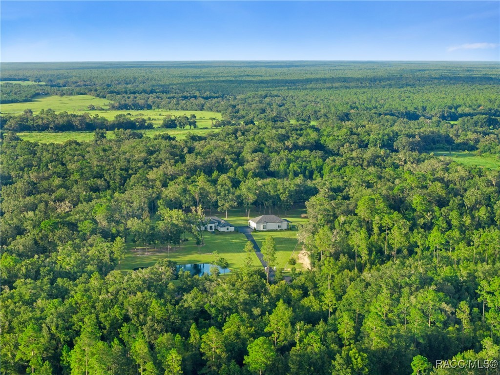 1825 W Oak Valley Court