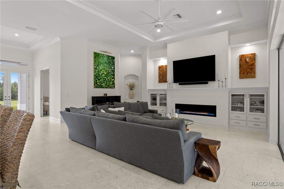 1825 W Oak Valley Court