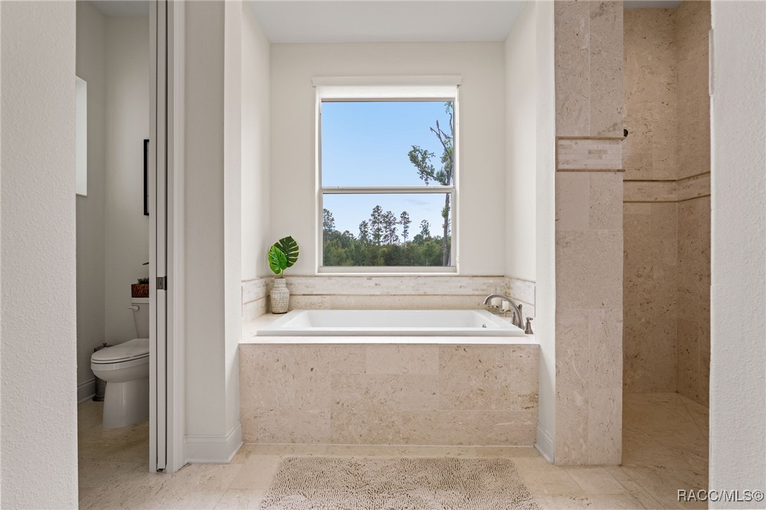 1825 W Oak Valley Court