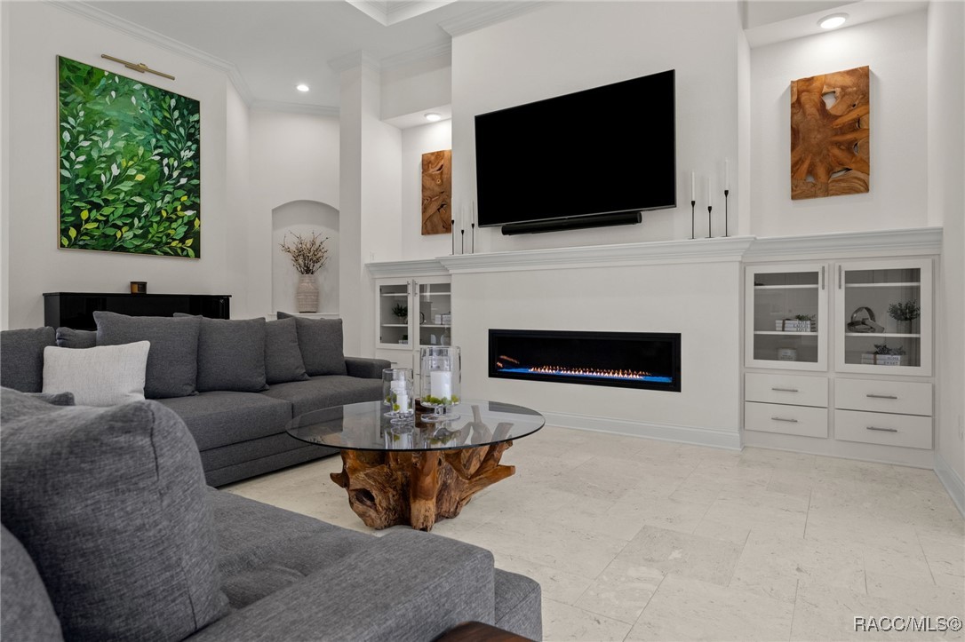 1825 W Oak Valley Court