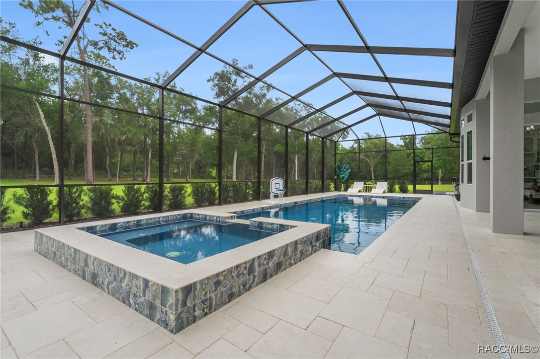 1825 W Oak Valley Court
