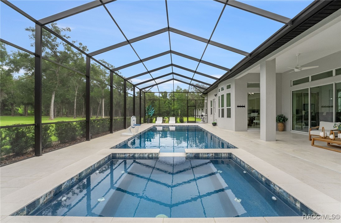 1825 W Oak Valley Court