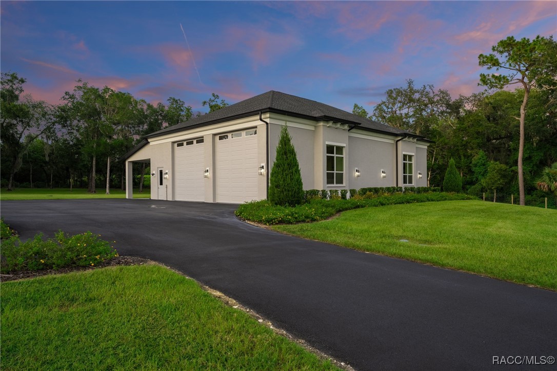 1825 W Oak Valley Court