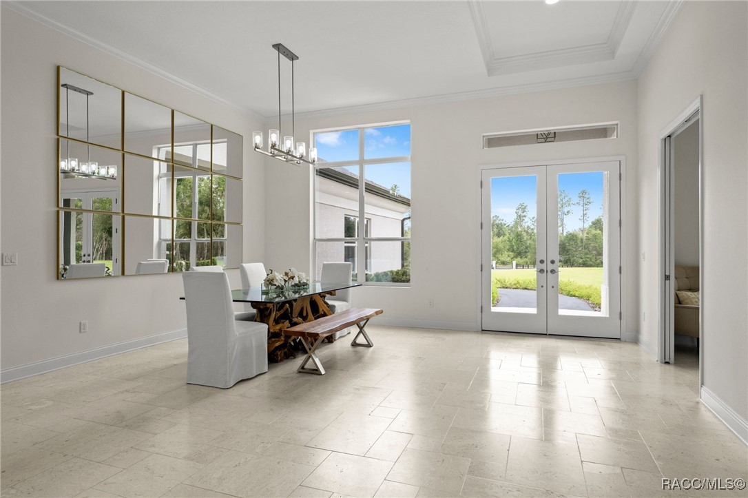 1825 W Oak Valley Court