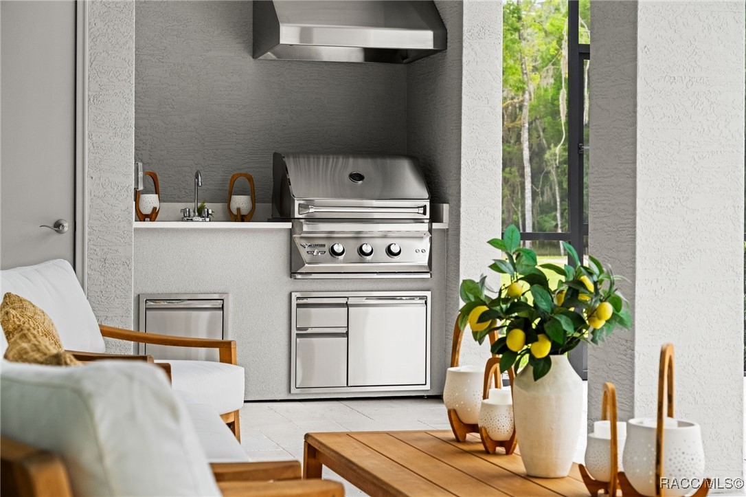 1825 W Oak Valley Court