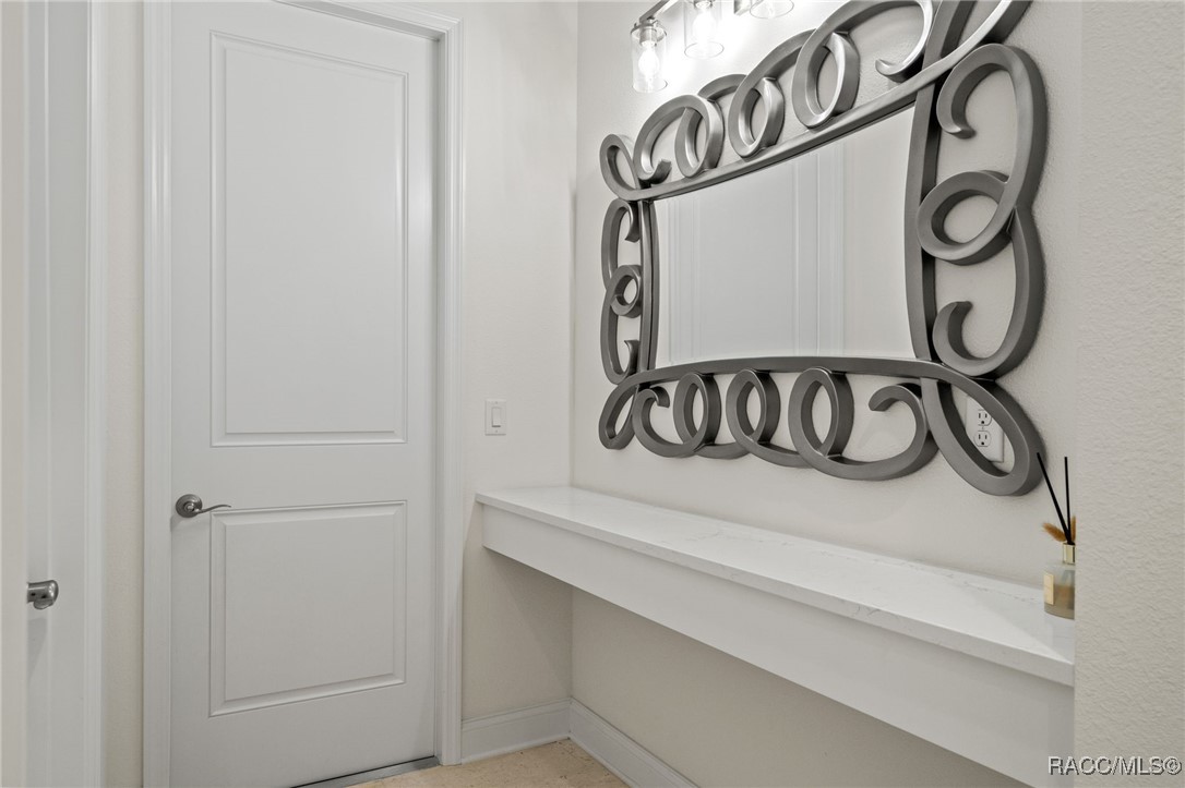 1825 W Oak Valley Court