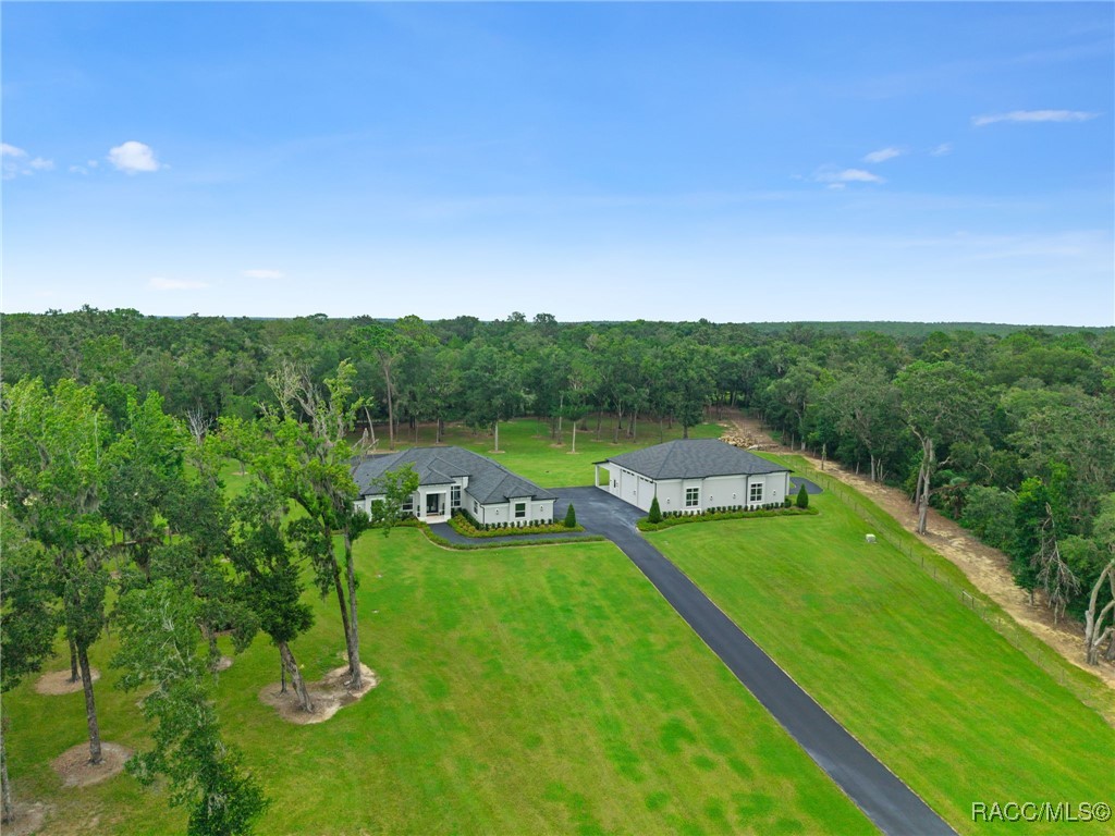 1825 W Oak Valley Court