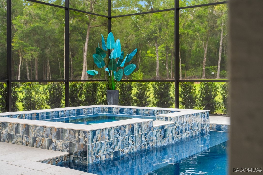 1825 W Oak Valley Court