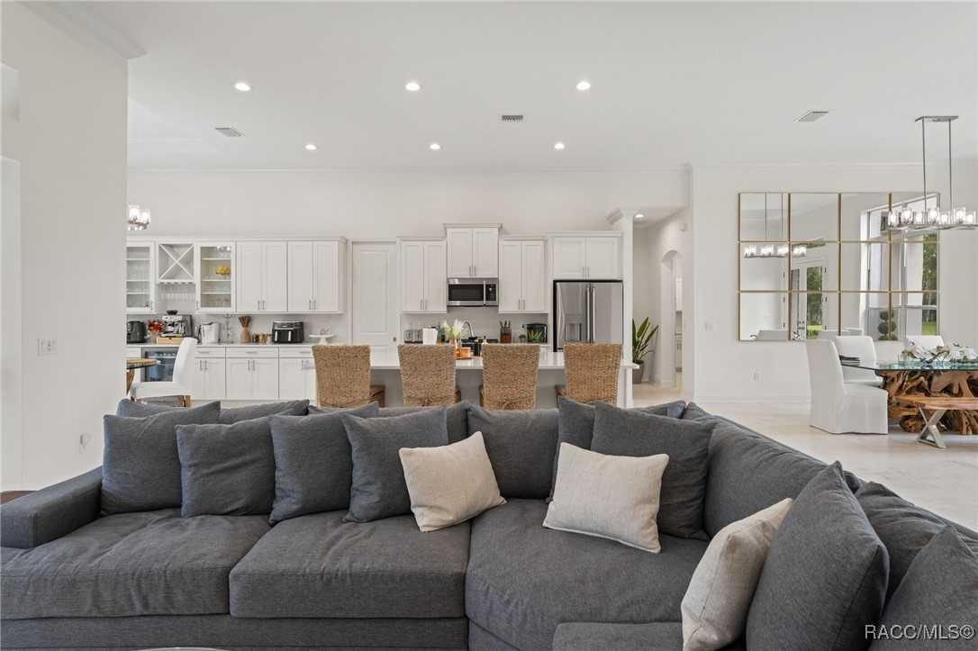 1825 W Oak Valley Court