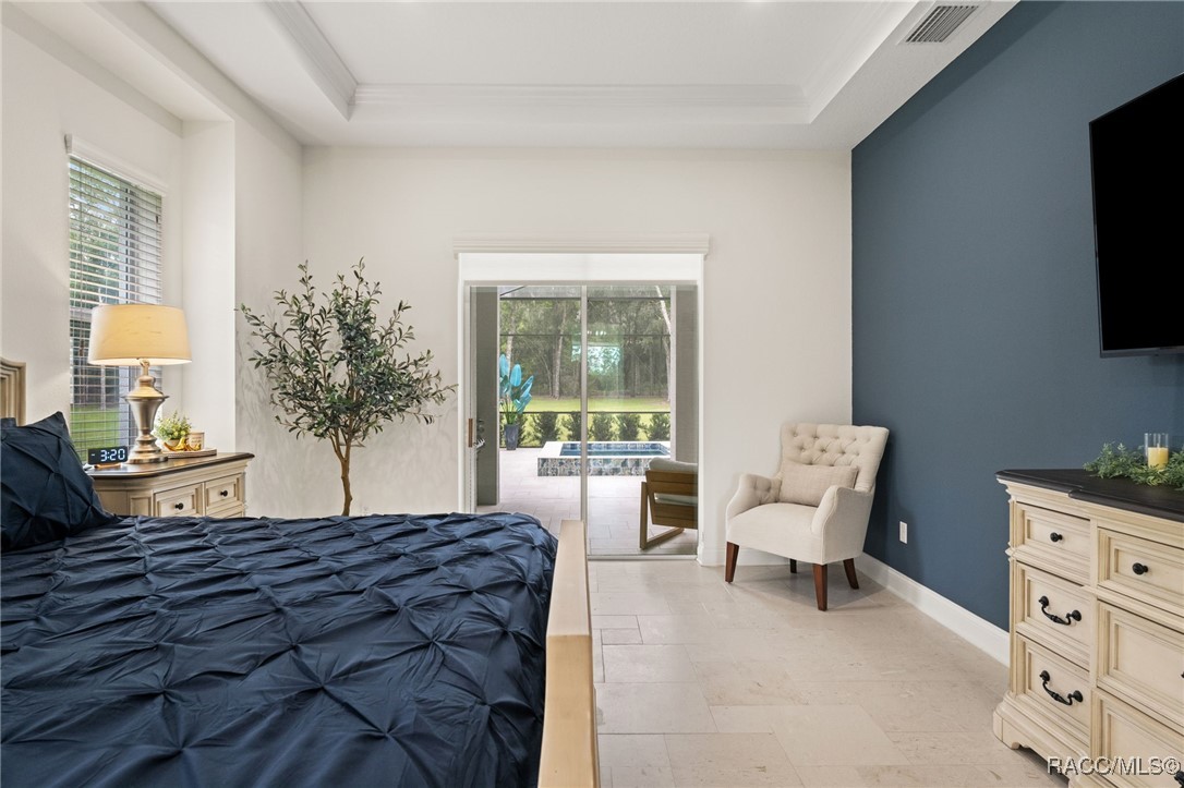 1825 W Oak Valley Court