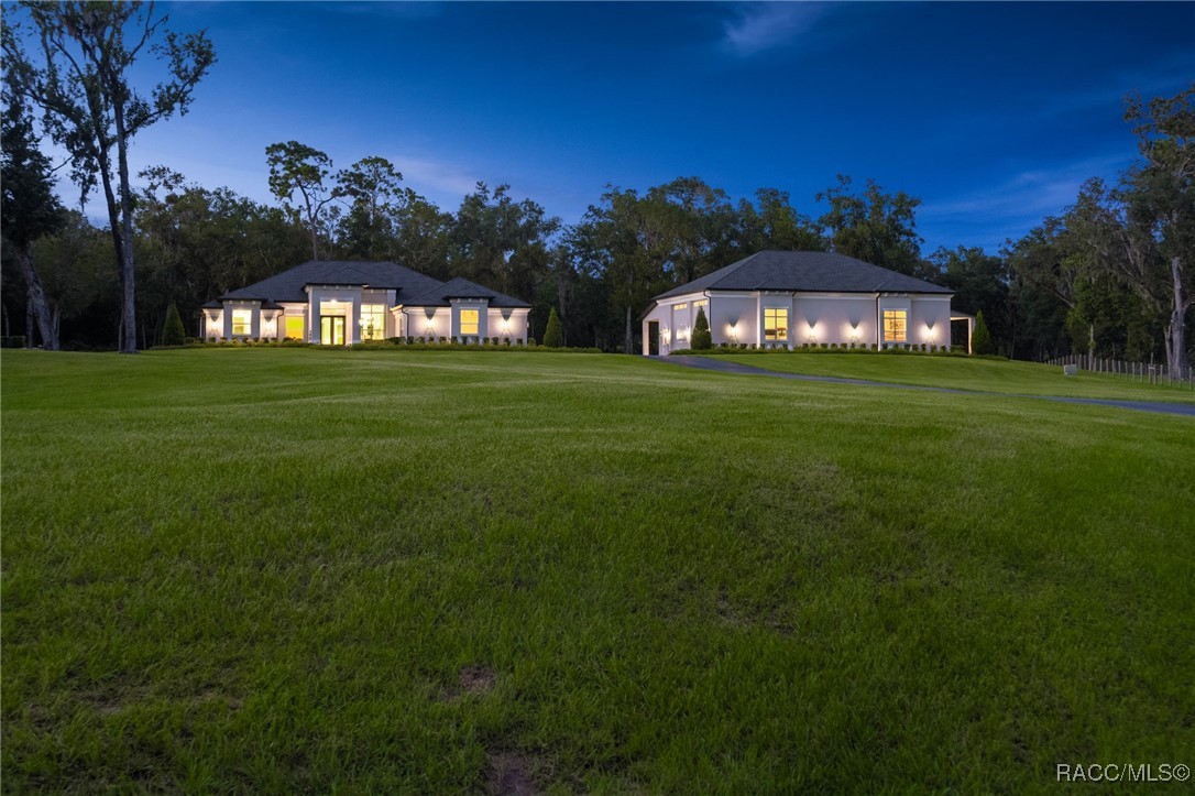 1825 W Oak Valley Court
