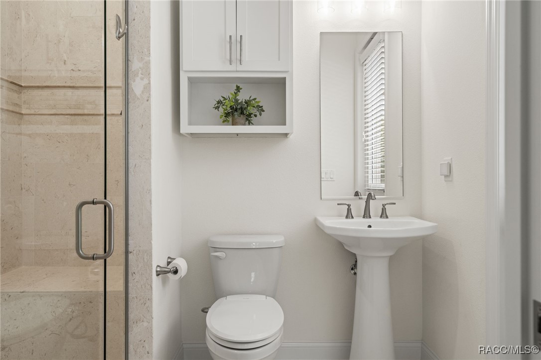 1825 W Oak Valley Court