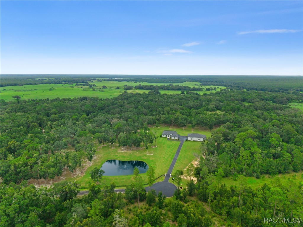 1825 W Oak Valley Court