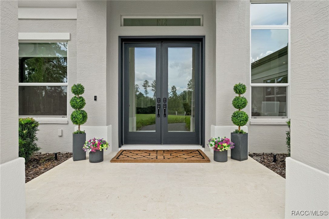 1825 W Oak Valley Court