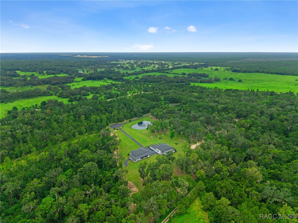 1825 W Oak Valley Court