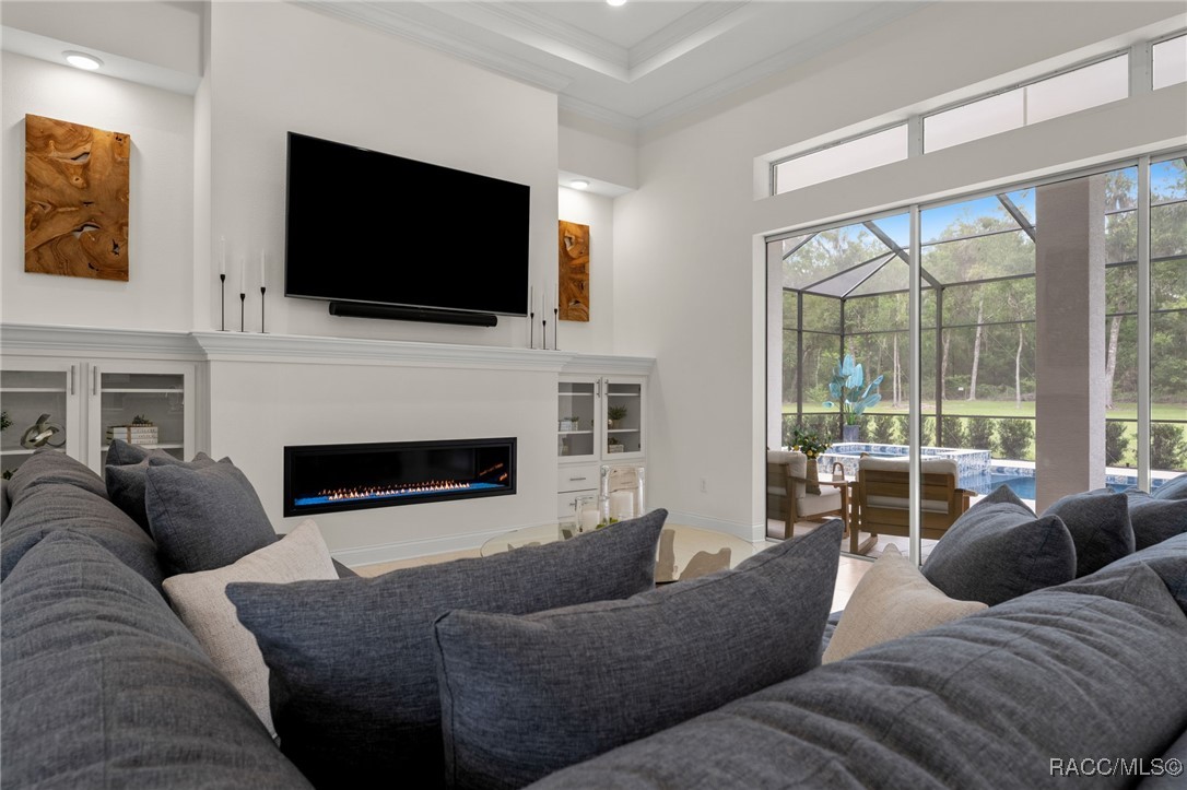 1825 W Oak Valley Court