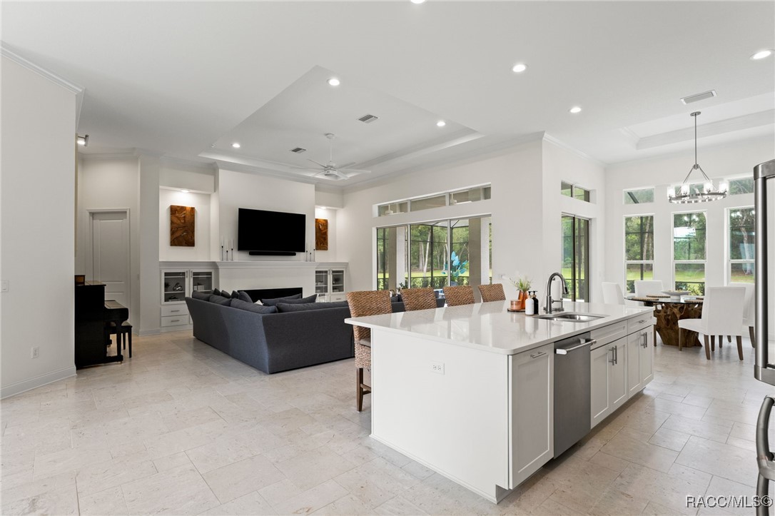 1825 W Oak Valley Court