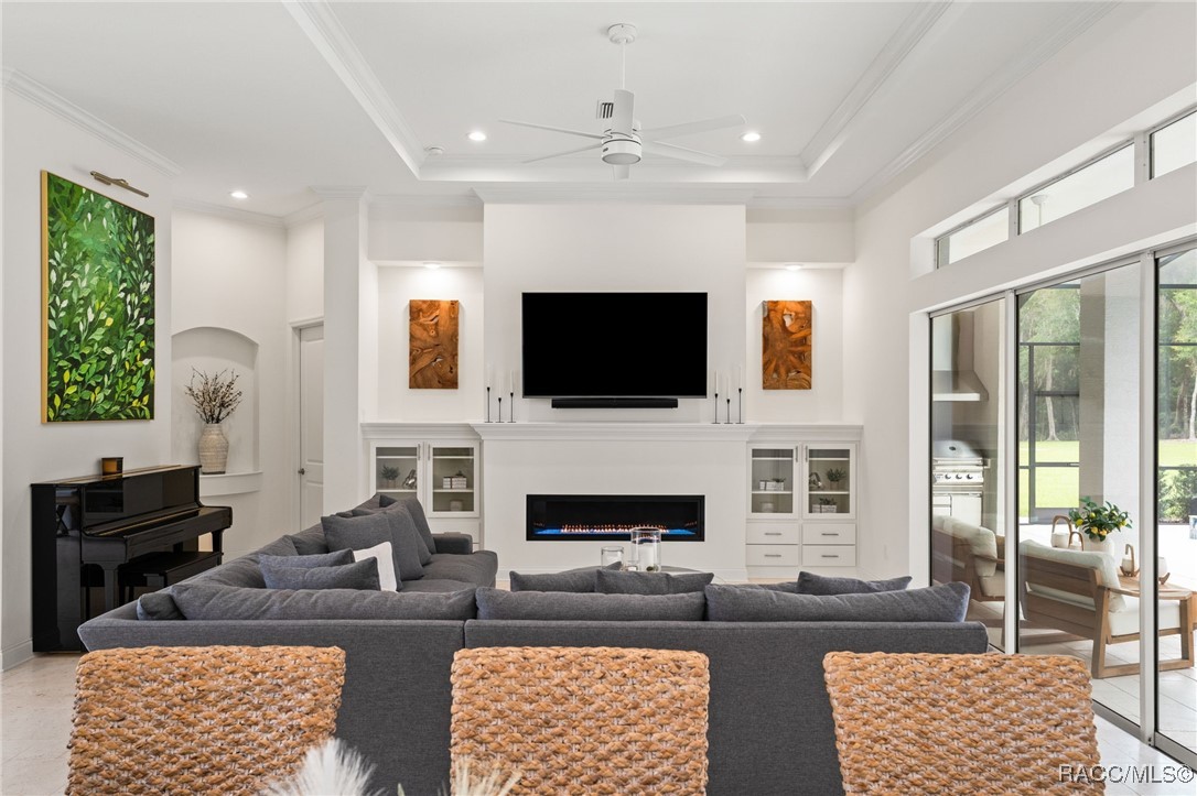 1825 W Oak Valley Court