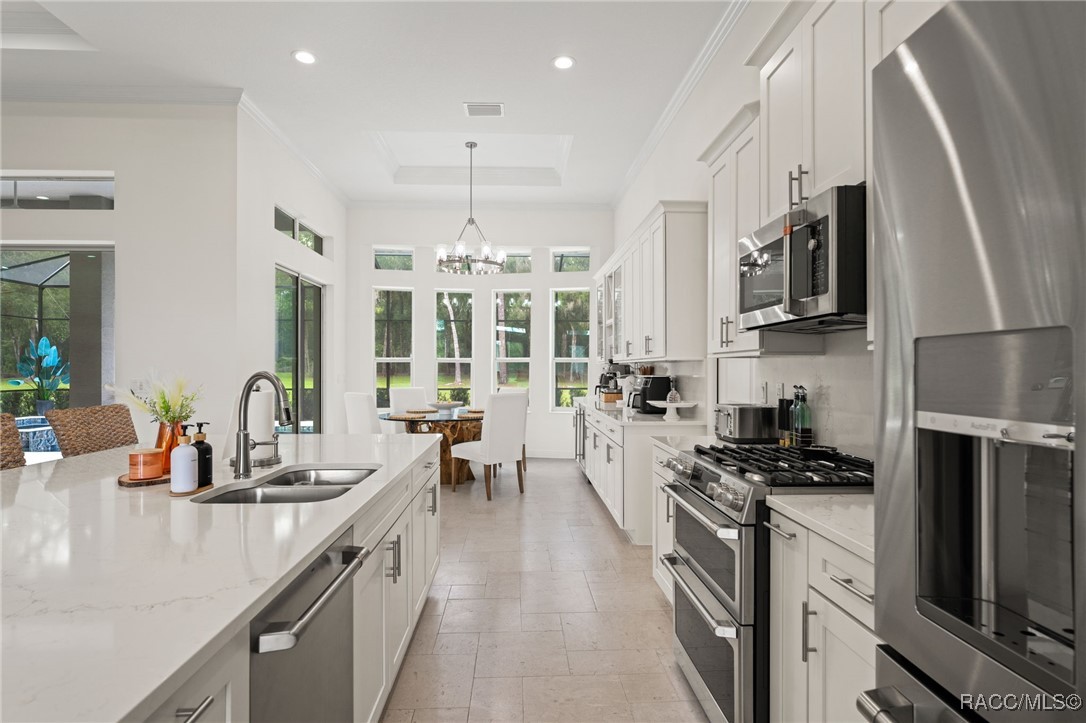 1825 W Oak Valley Court