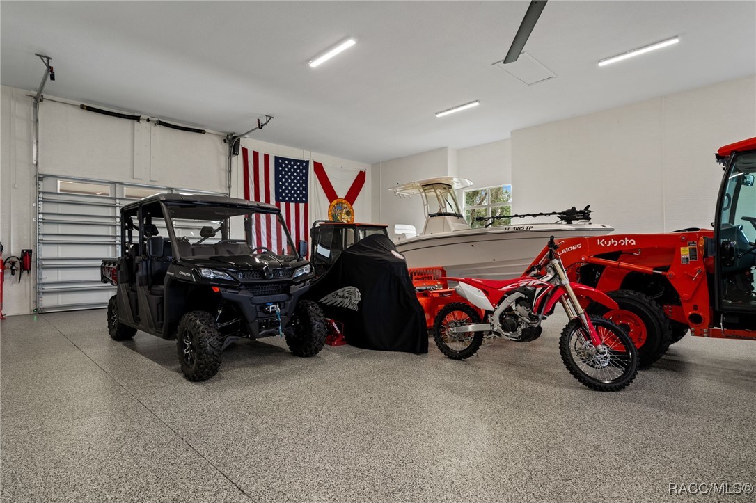 1825 W Oak Valley Court