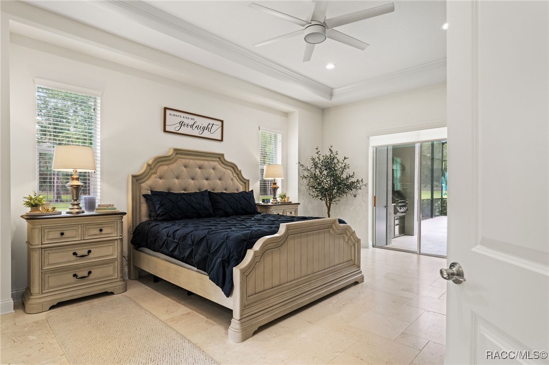 1825 W Oak Valley Court