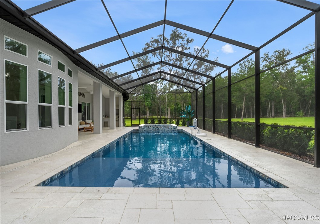 1825 W Oak Valley Court