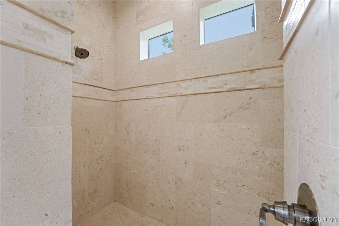 1825 W Oak Valley Court