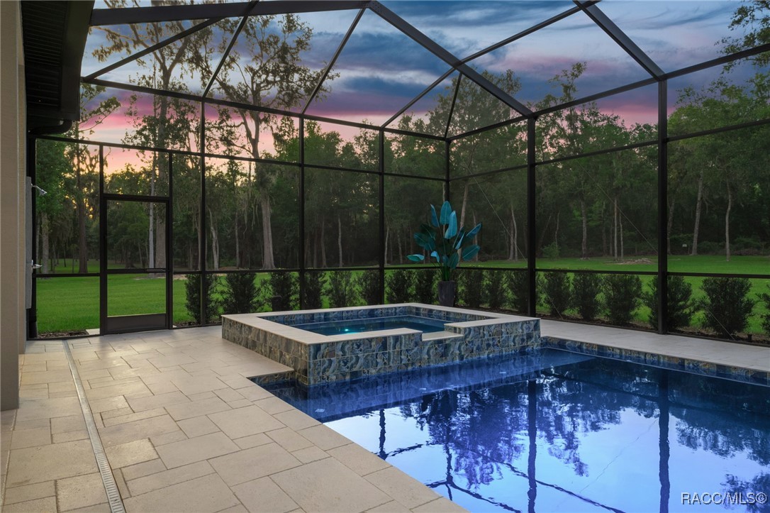 1825 W Oak Valley Court