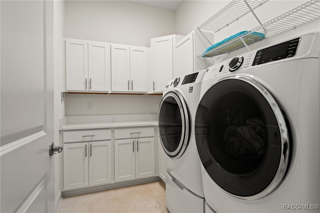 1825 W Oak Valley Court