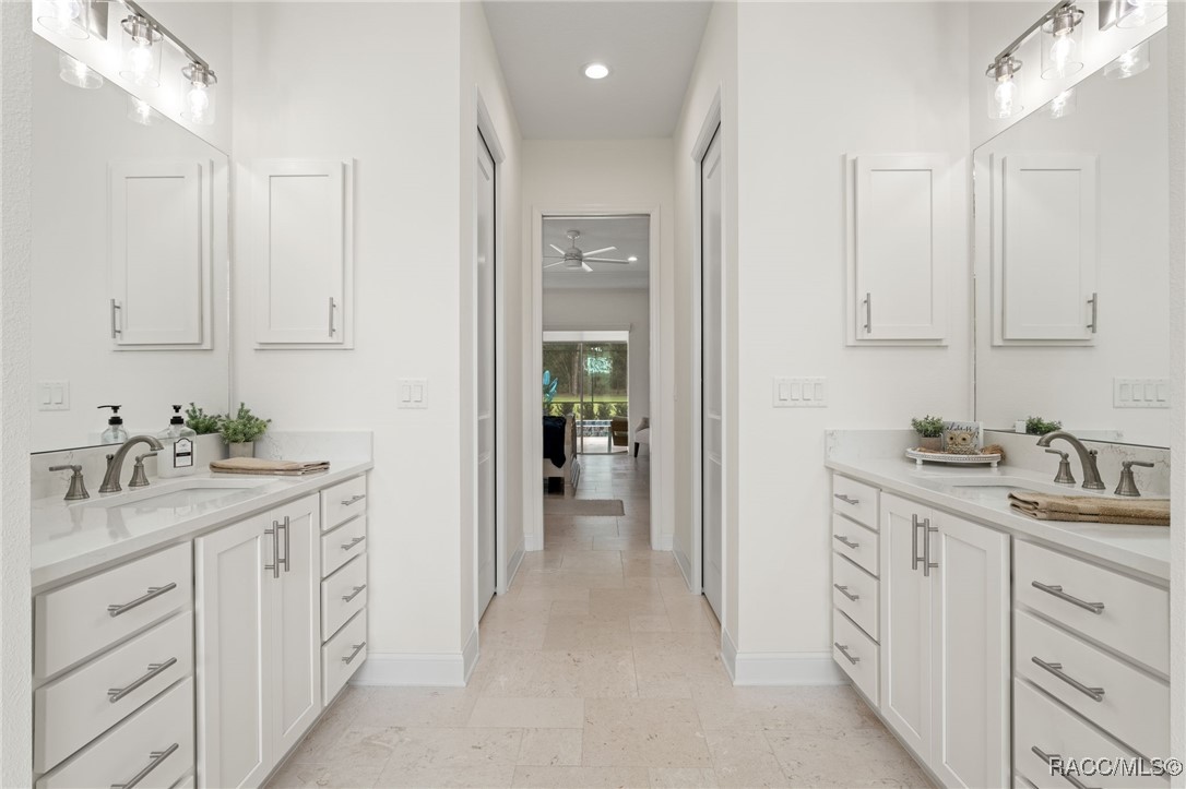 1825 W Oak Valley Court