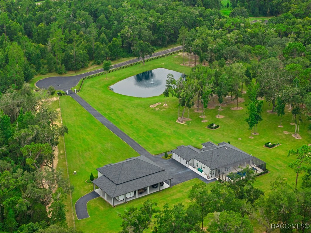 1825 W Oak Valley Court