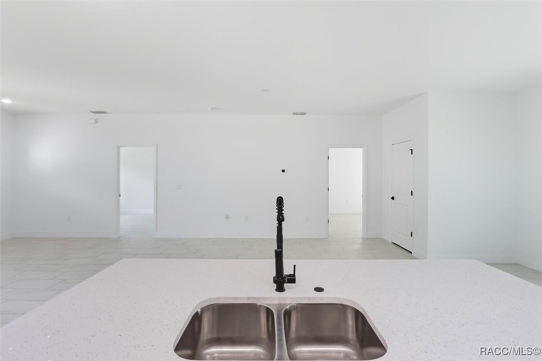 225 W Diego Place
