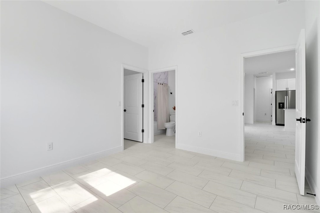 225 W Diego Place