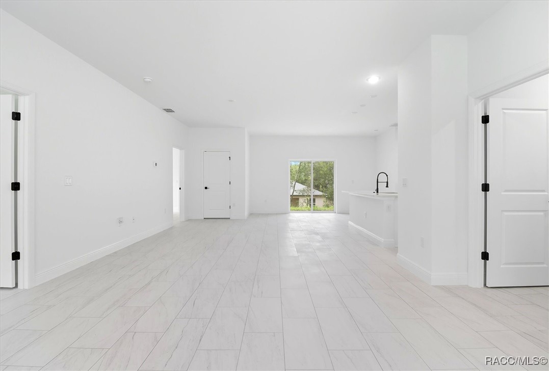 225 W Diego Place