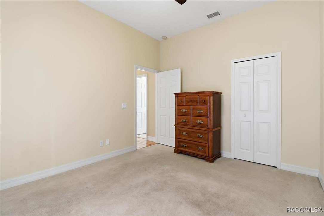 5528 W Hunters Ridge Circle