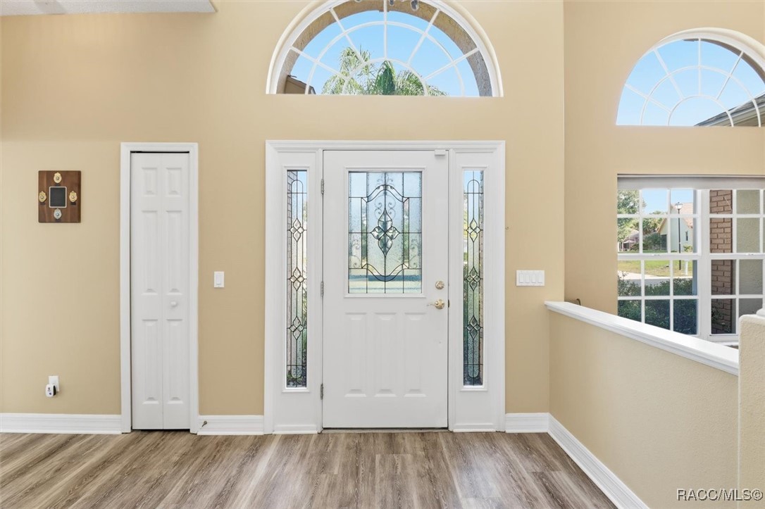 5528 W Hunters Ridge Circle