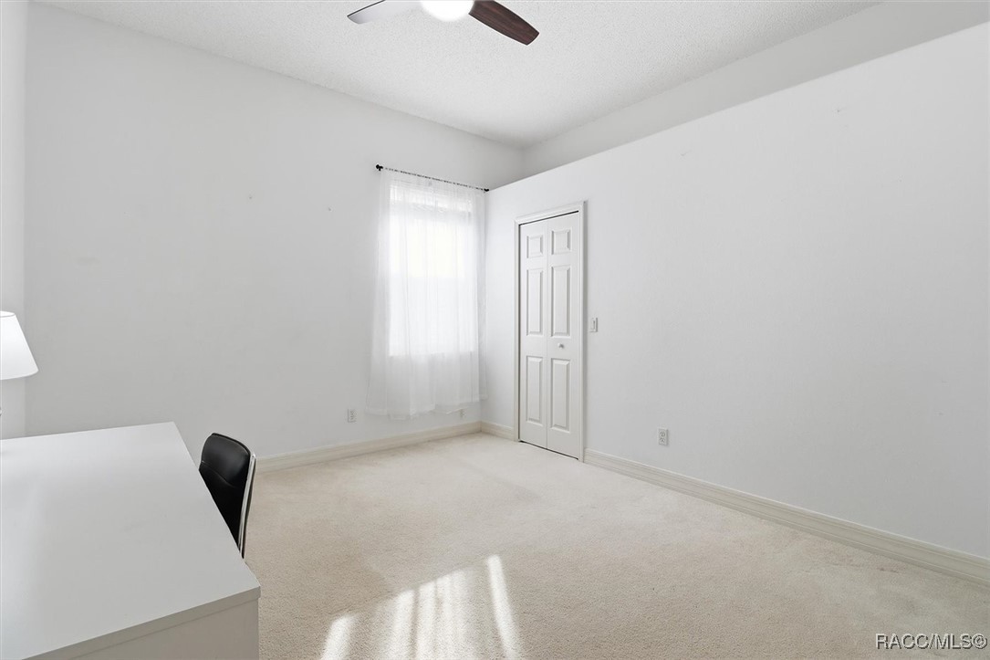 5528 W Hunters Ridge Circle