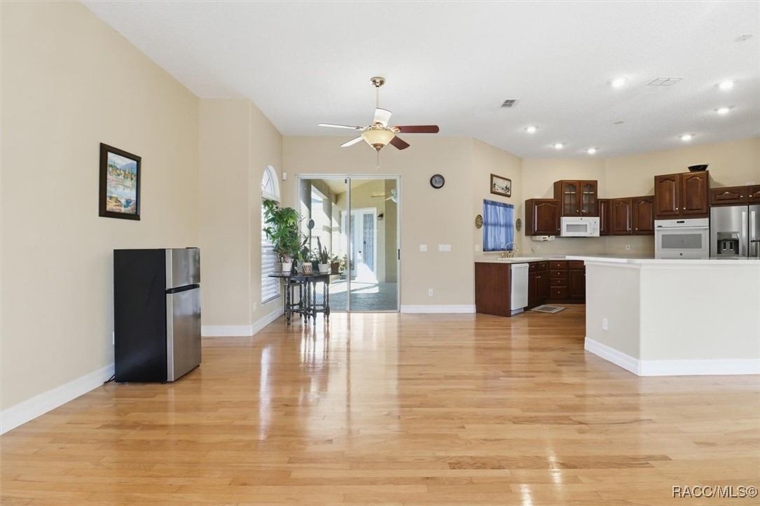 5528 W Hunters Ridge Circle