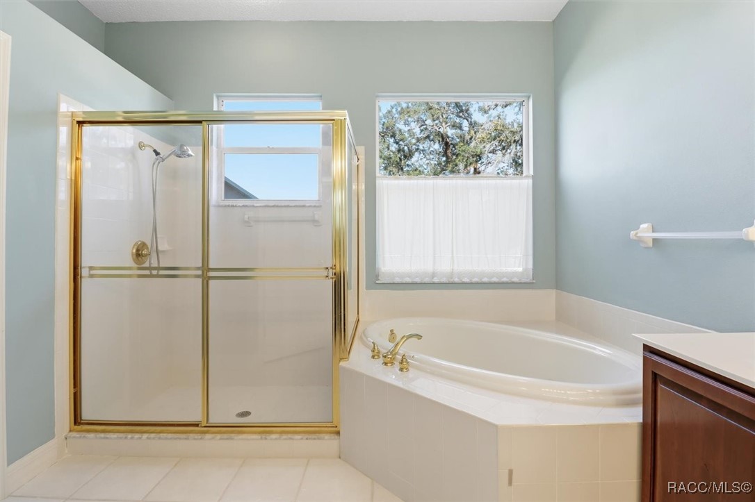 5528 W Hunters Ridge Circle