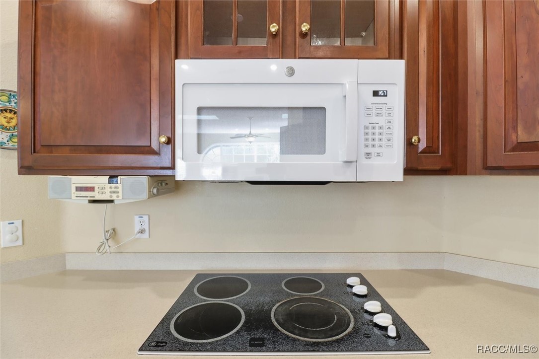 5528 W Hunters Ridge Circle