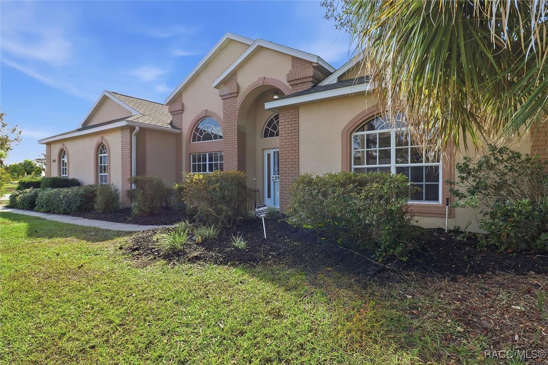5528 W Hunters Ridge Circle